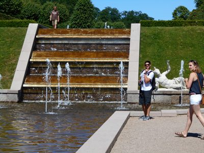 Students visiting the Frederiksborg Castle.