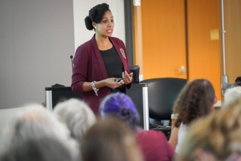 midwifery women speaking