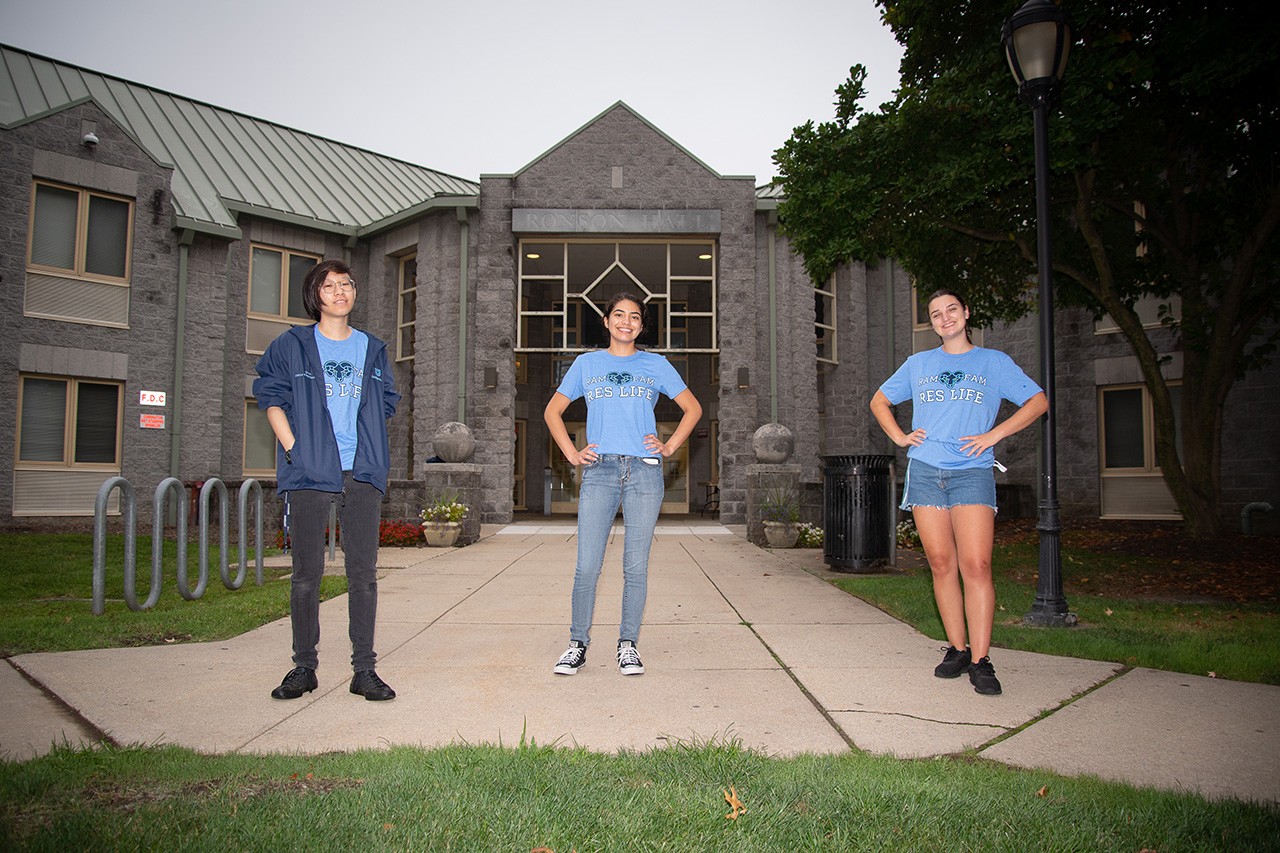 East Falls students on move-in day 2021
