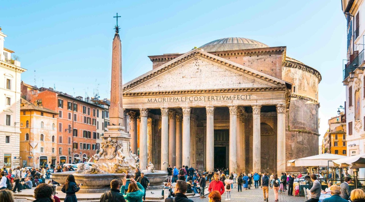 Piazza della Rotonda in Rome, Italy