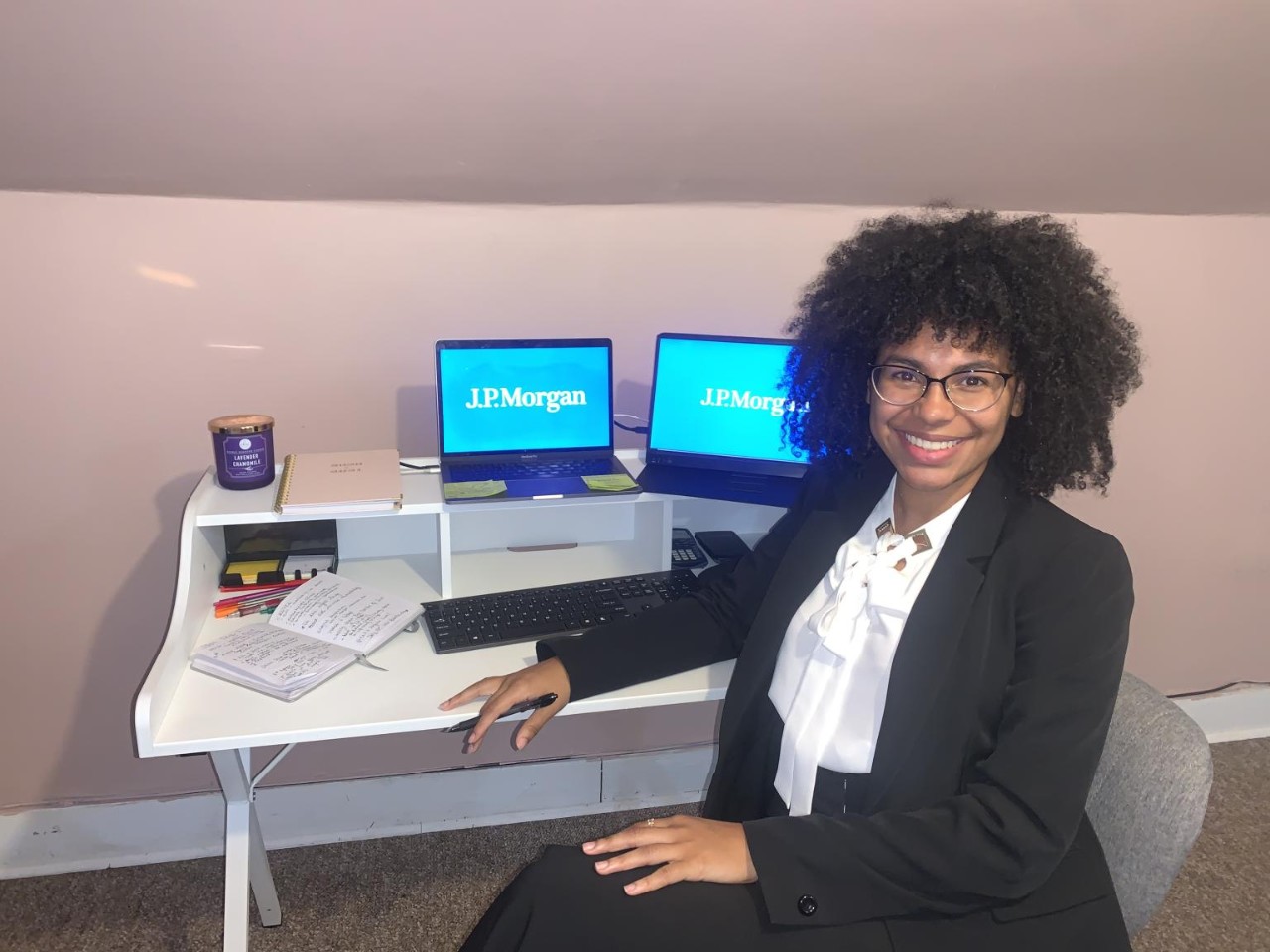 Rosario Tineo in front of her computer