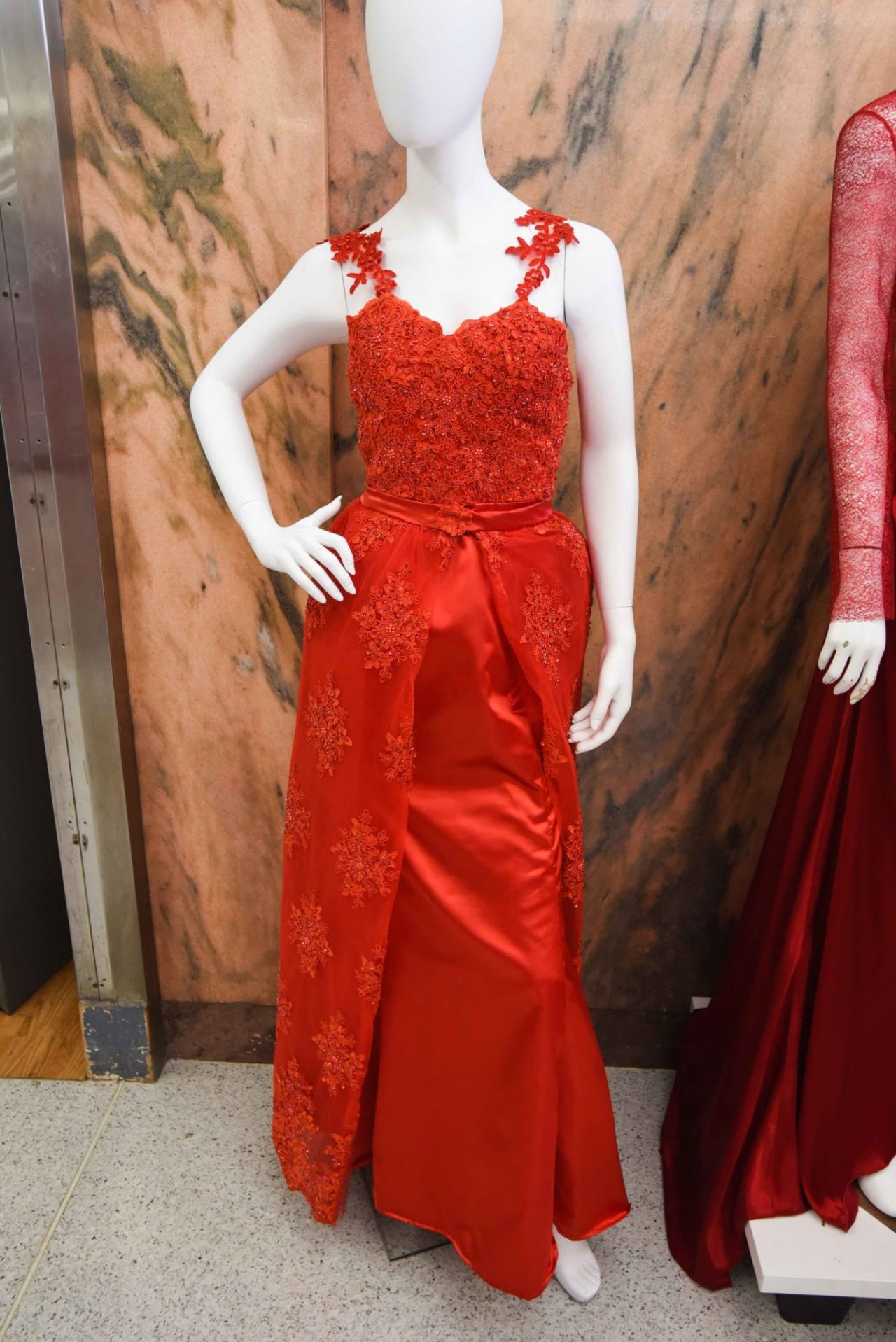 Carly Vlachos, Untitled My concept focuses on how the human brain makes connections with people, especially loving someone. This collection has romantic silhouettes and includes intricate beading and fabric draping. Inspired by French paintings and the human heart and emotions, this collection honors the American Heart Association’s Go Red for Women campaign.
