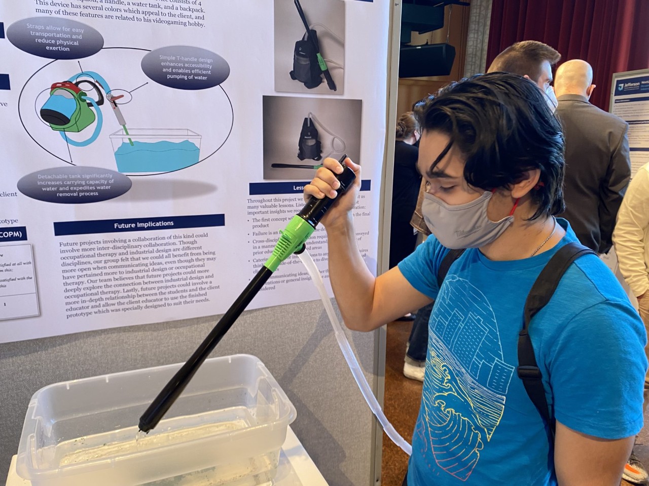 Student demonstrates his project