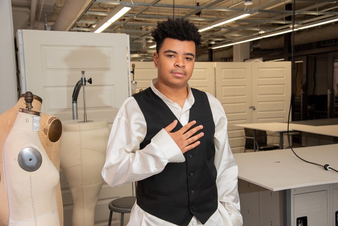 Stachel Smith (he/him/they/them), fashion design, junior