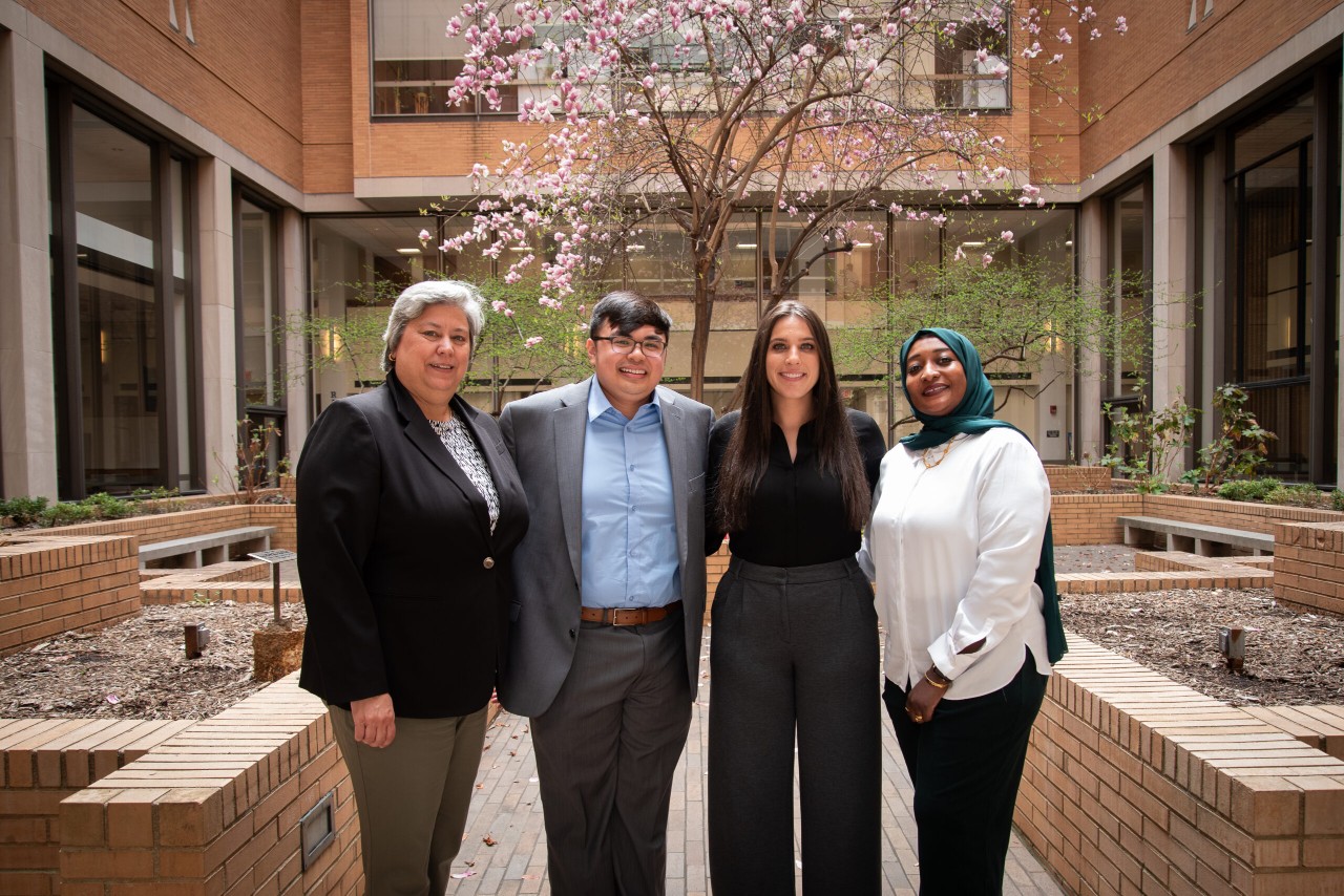 Group photo of Pharmacy Dean and pharmacy students