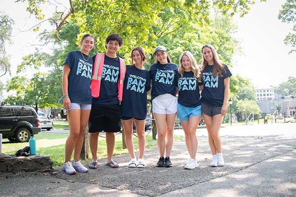 University Welcomes New Students to Campus