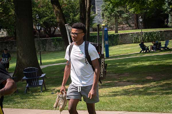 University Welcomes New Students to Campus