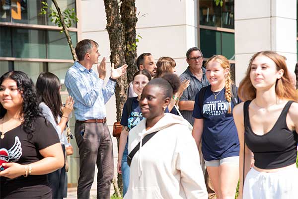 University Welcomes New Students to Campus