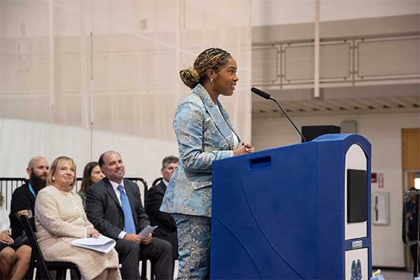 University Welcomes New Students to Campus