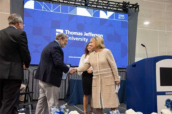 University Welcomes New Students to Campus
