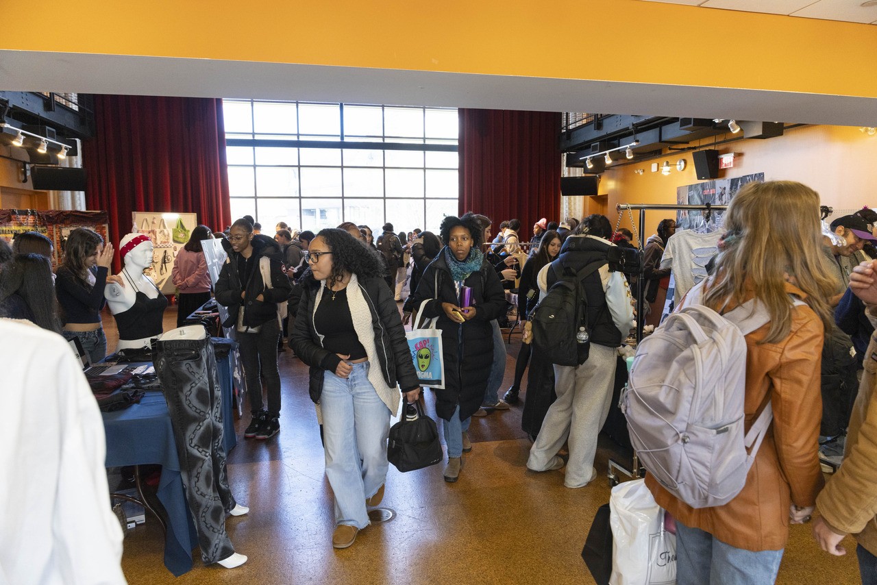 The fashion merchandising and management and visual communication design programs worked with Sidney Kimmel Medical College for this year’s pop-up shop, held on Nov. 18 in the Kanbar Performance Space.